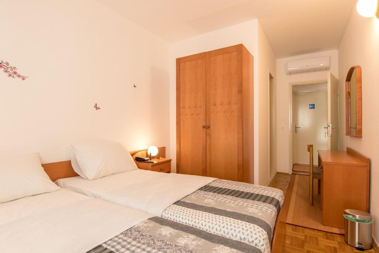 Hotel Barba Starigrad Paklenica Exterior photo